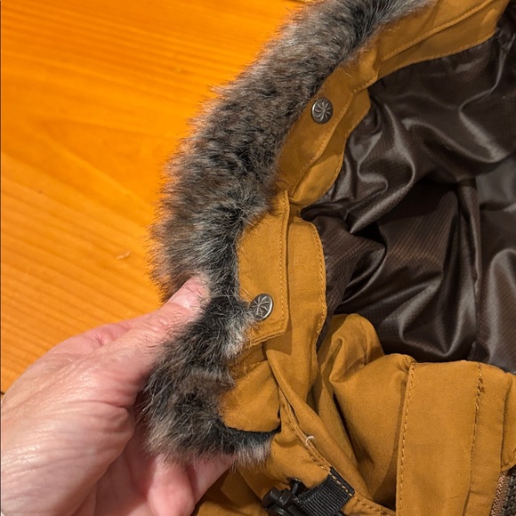 ATHLETA XXS Amber Lakeshore Vest w/Removable Fur-Trim Hood - Picture 7 of 15